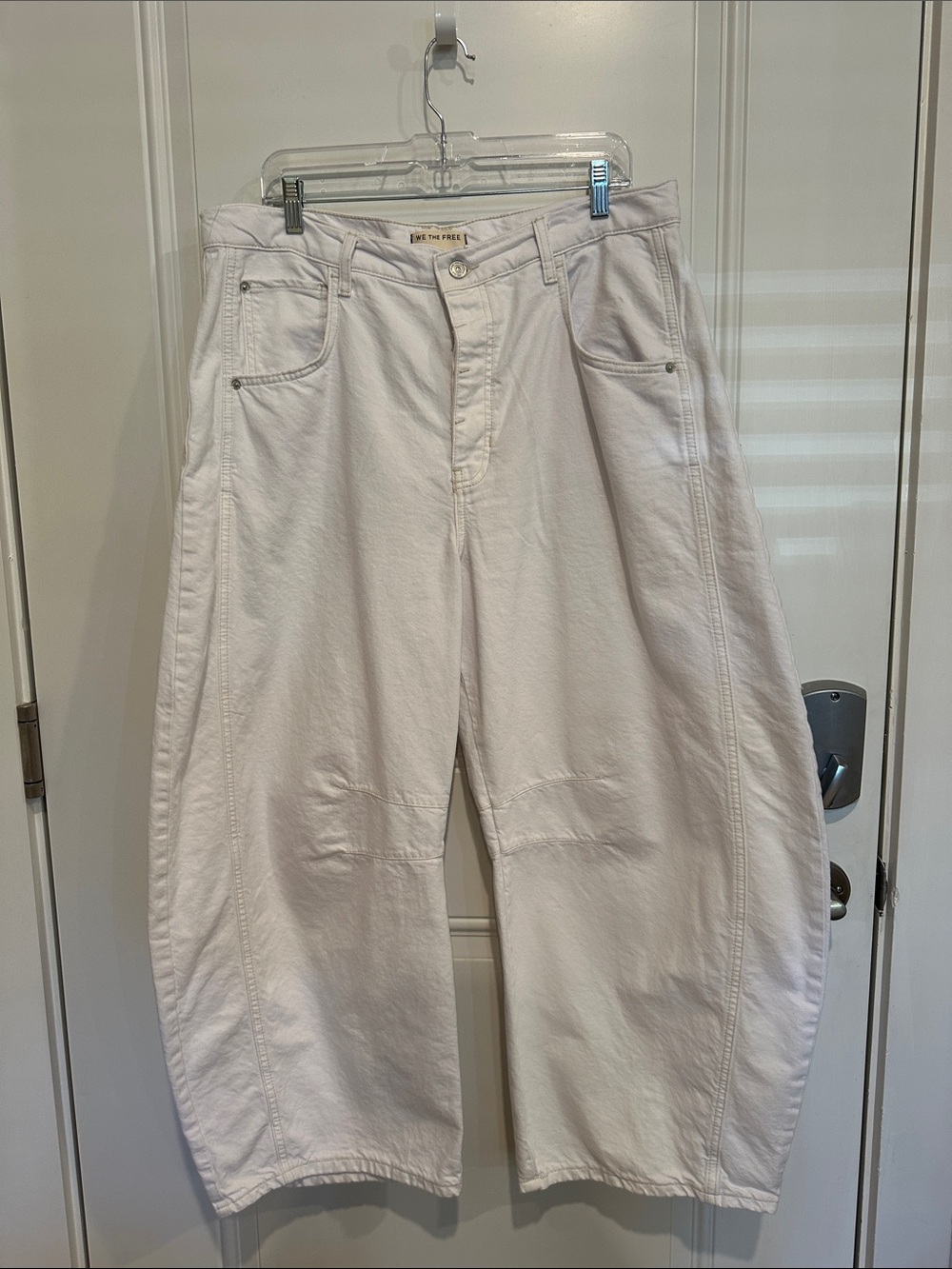 We The Free White Barrel leg jeans NWOT